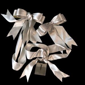 Neiman Marcus Gift Wrap 3 Ribbon Bows With Metal Gift Tag Given From The Heart
